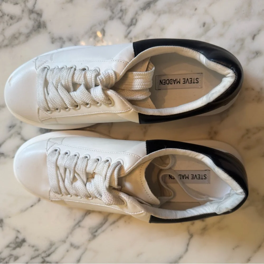 NWOT Steve Madden Gaines White/Black Faux Leather Platform Sneakers Women’s 11M
